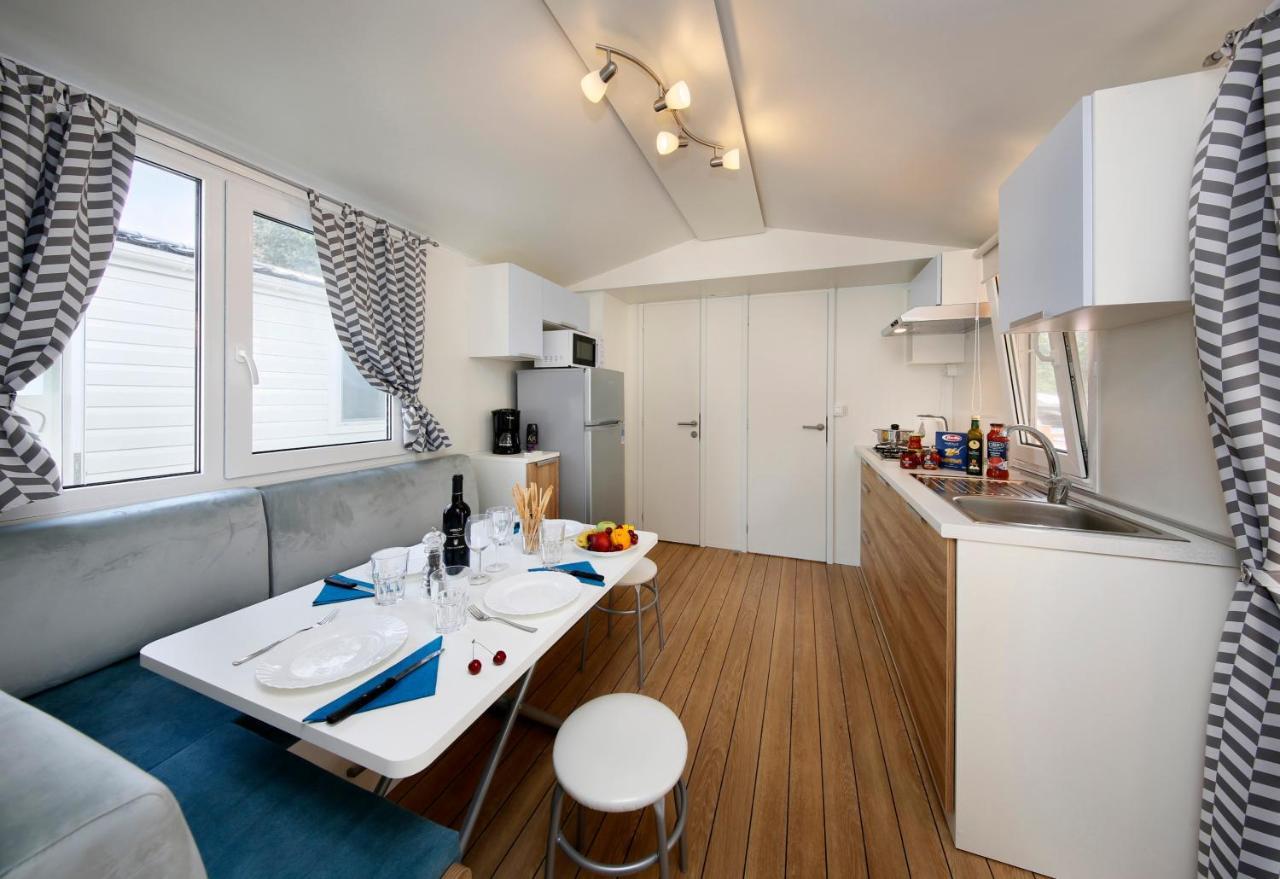 Albatross Mobile Homes On Camping Bella Italia Peschiera del Garda Exterior photo